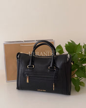 Load image into Gallery viewer, Michael kors carine large bag
