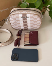 Load image into Gallery viewer, Michael kors Crossbody beige
