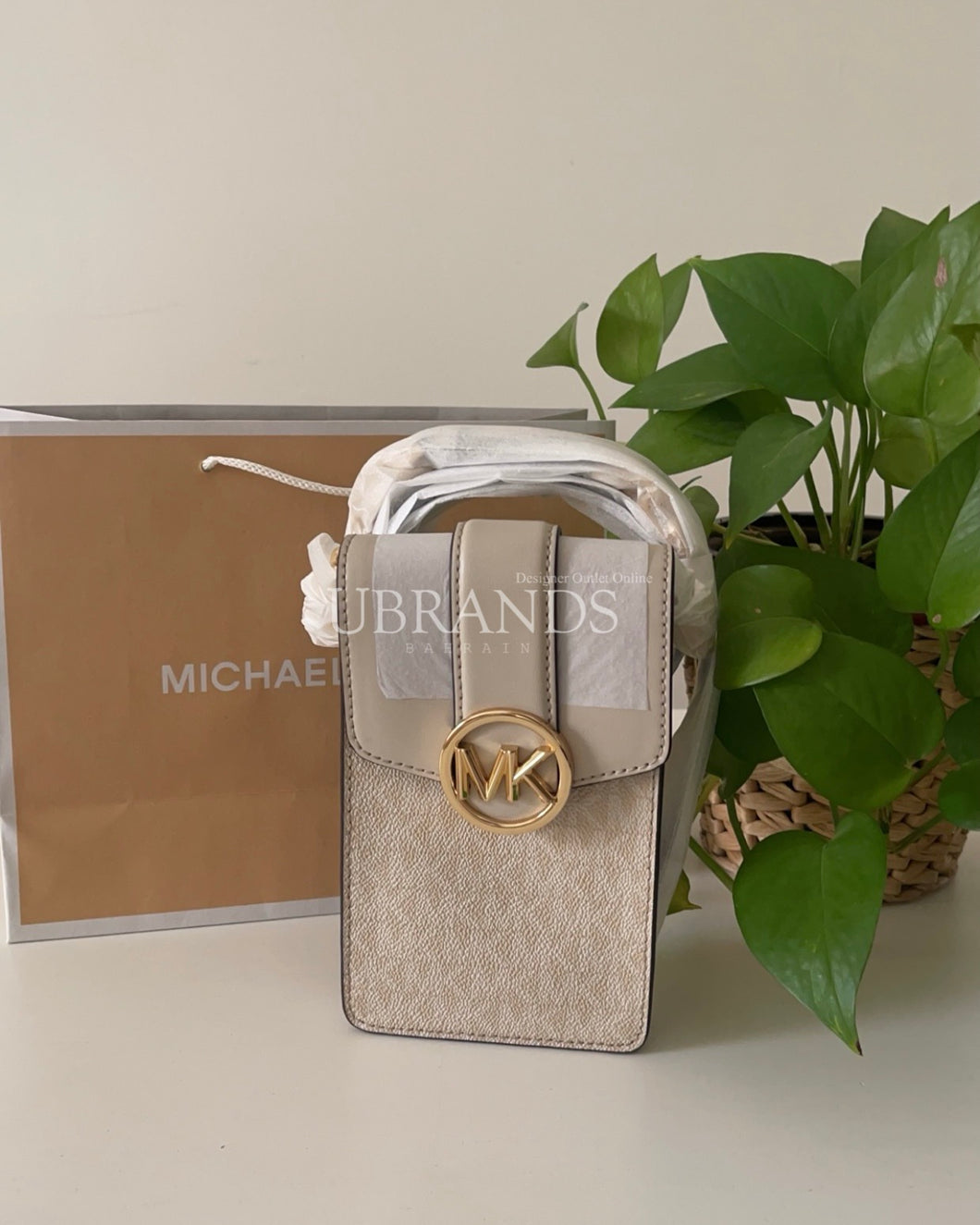 Michael kors mini phone crossbody bag