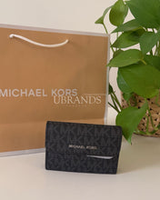 Load image into Gallery viewer, Michael kors card holder
