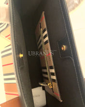 Load image into Gallery viewer, Burberry tote bag
