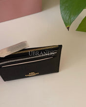 Load image into Gallery viewer, Coach card holder
