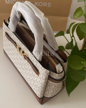 Load image into Gallery viewer, Michael kors small reed bag vanilla
