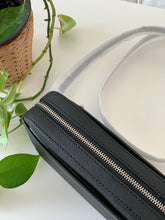 Load image into Gallery viewer, Michael kors crossbody bag
