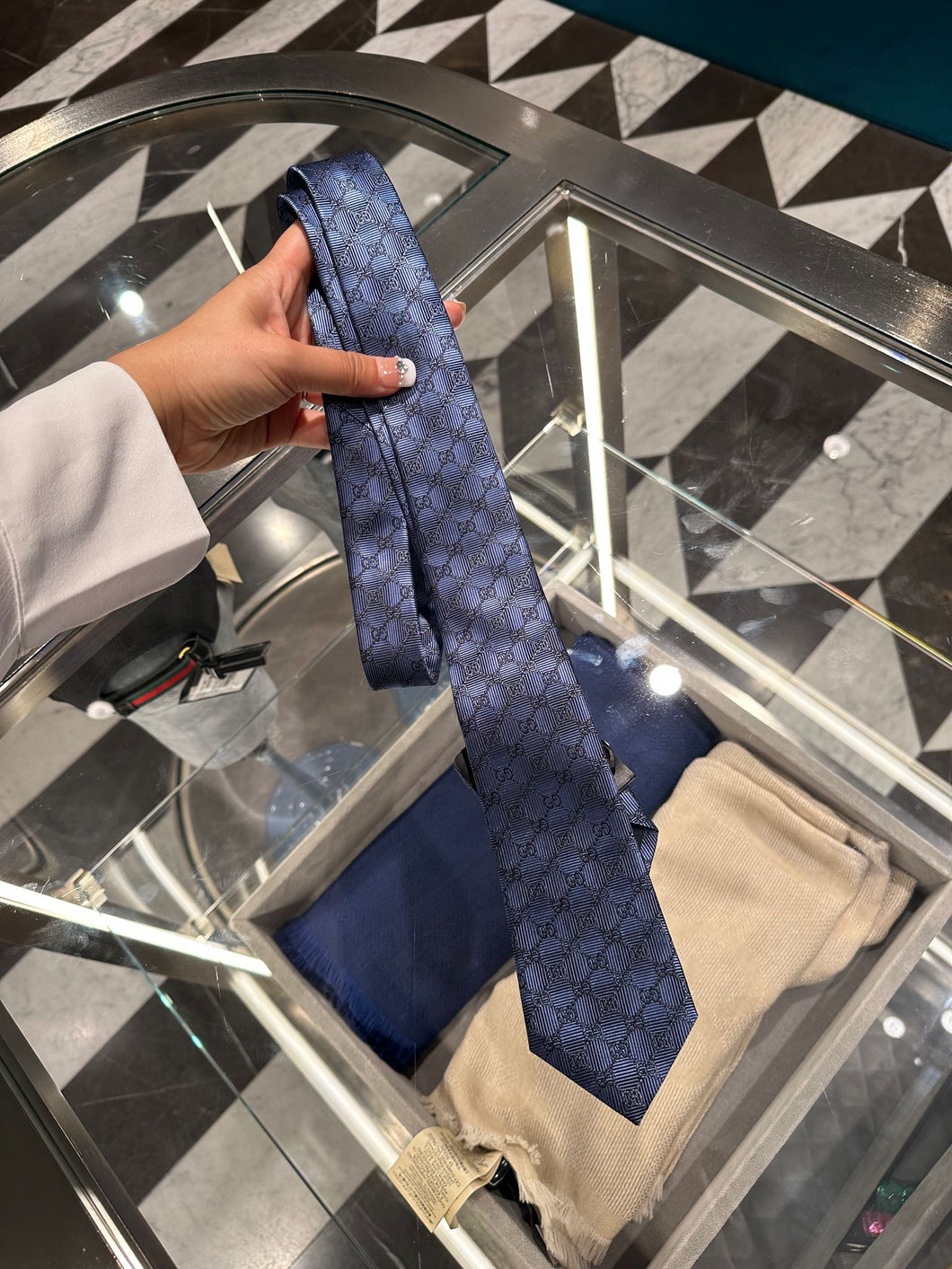 Gucci men tie