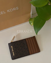 Load image into Gallery viewer, Michael kors card holder
