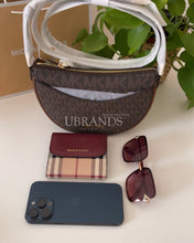 Load image into Gallery viewer, Michael kors Dover crossbody bag
