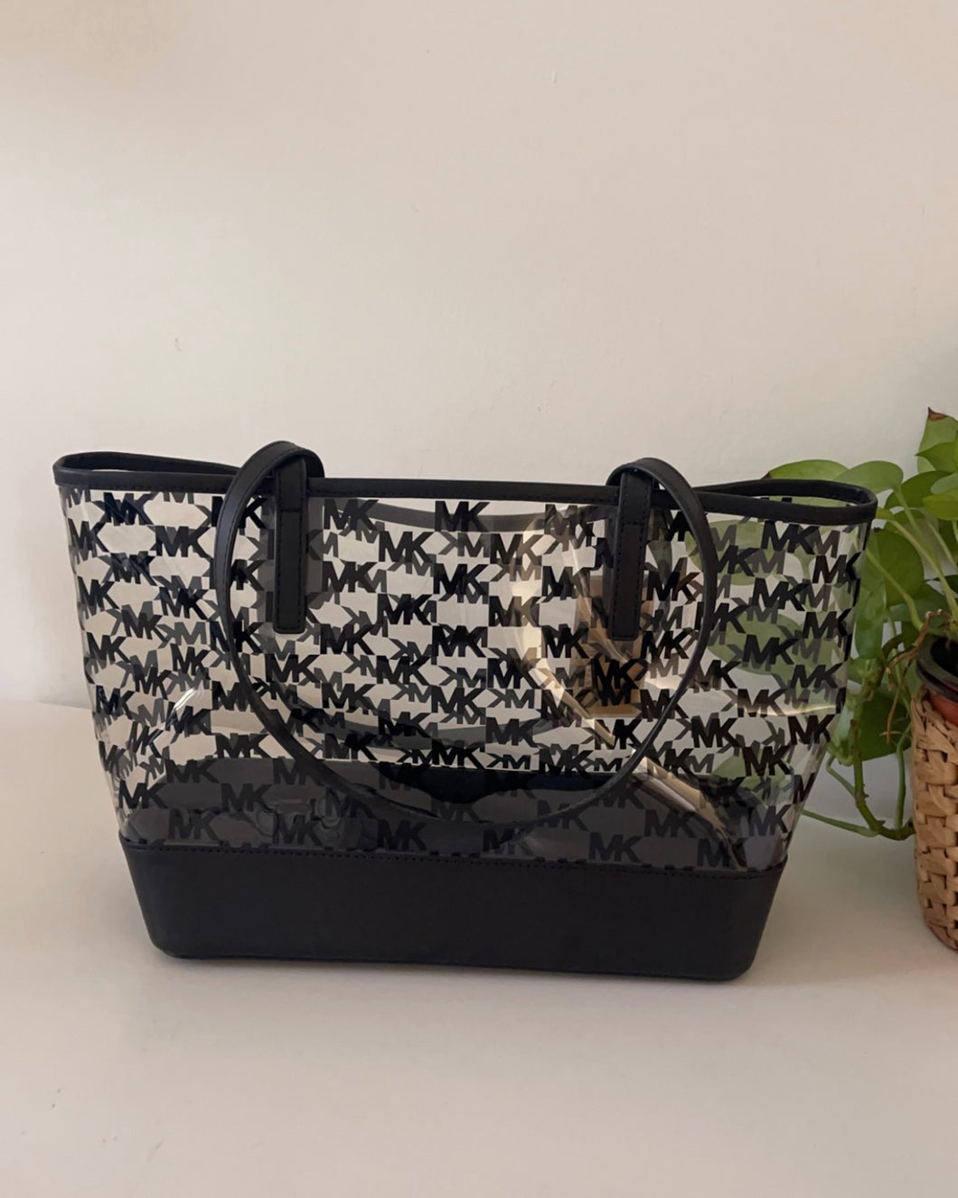 Michael kors medium tote bag