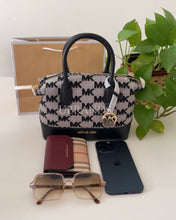 Load image into Gallery viewer, Michael kors hyde Small bag
