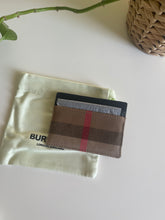 Load image into Gallery viewer, Burberry card holder black
