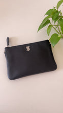 Load image into Gallery viewer, Damage : Burberry crossbody bag
