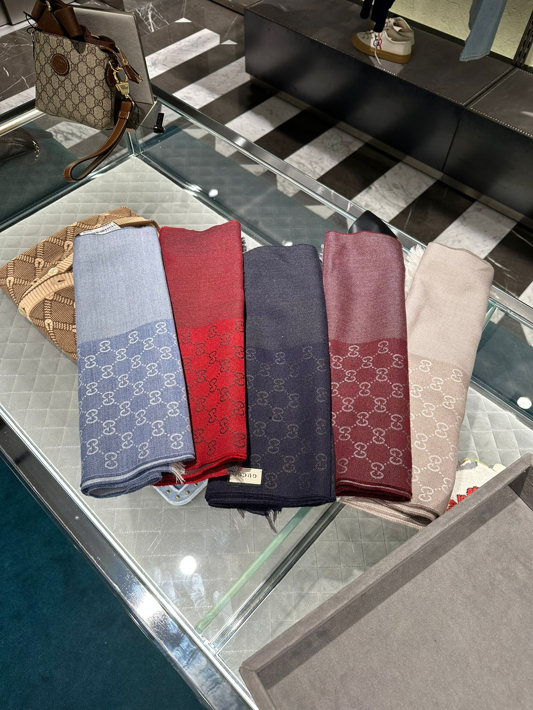 PreOrder Gucci long scarf