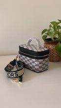 Load image into Gallery viewer, Michael kors small basket bag
