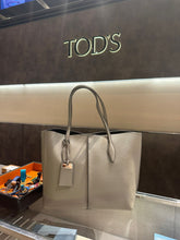 Load image into Gallery viewer, PreOrder Tod’s tote bag
