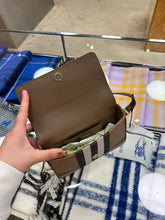 Load image into Gallery viewer, PreOrder Burberry Hampshire small crossbody bag
