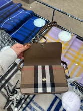 Load image into Gallery viewer, PreOrder Burberry Hampshire small crossbody bag
