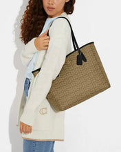 Load image into Gallery viewer, Coach city tote bag
