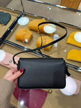 Load image into Gallery viewer, Preorder Burberry Hampshire small crossbody bag
