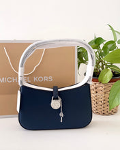 Load image into Gallery viewer, Michael kors Lyra small shoulder bag
