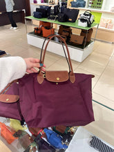 Load image into Gallery viewer, Longchamp medium bag
