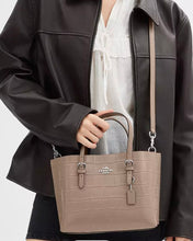 Load image into Gallery viewer, Coach small mollie tote bag
