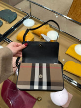 Load image into Gallery viewer, Preorder Burberry Hampshire small crossbody bag

