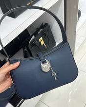 Load image into Gallery viewer, Michael kors Lyra small shoulder bag
