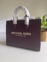 Load image into Gallery viewer, Michael kors medium tote bag
