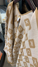 Load image into Gallery viewer, Michael kors large wool scarf
