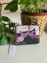 Load image into Gallery viewer, Marc Jacobs small wallet
