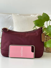 Load image into Gallery viewer, Coach crossbody / shoulder bag
